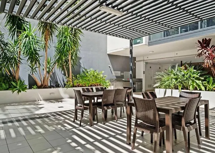 Luxury City Center King Bed Apartment And Study